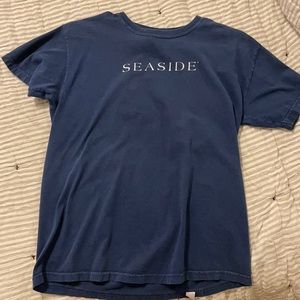 Dark blue seaside shirt in youth XL.